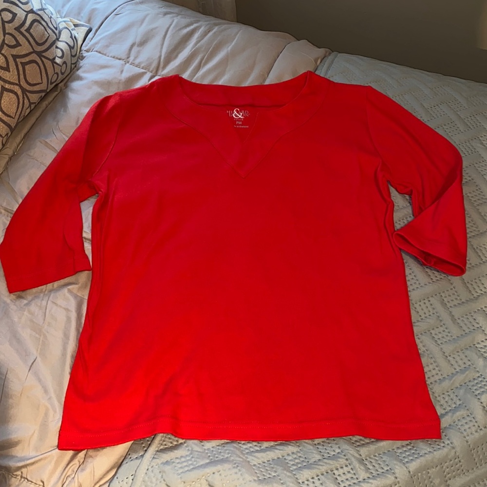 Hillard & Hanson form flattering trimmed neckline red petite medium